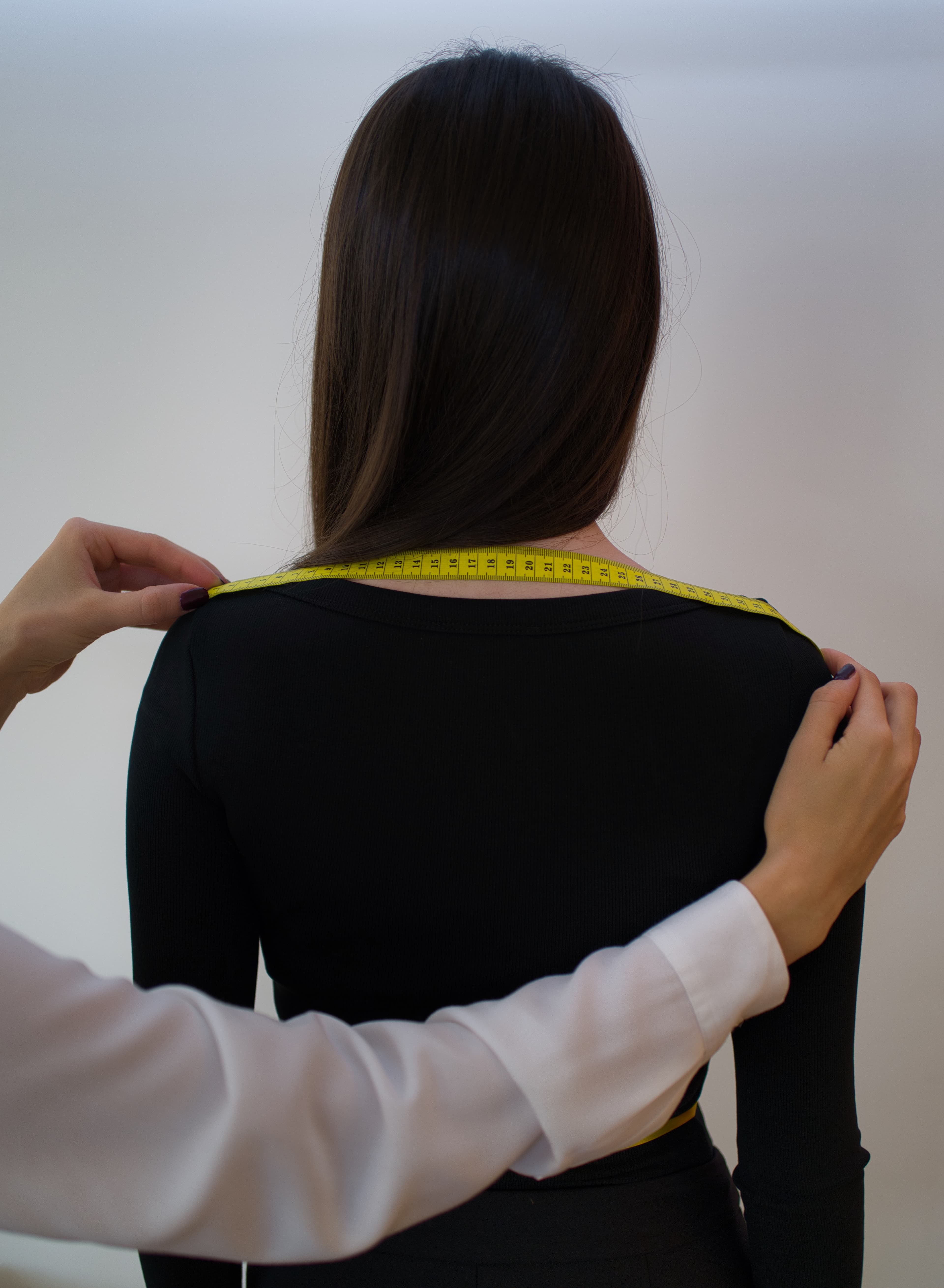 How to measure Shoulders