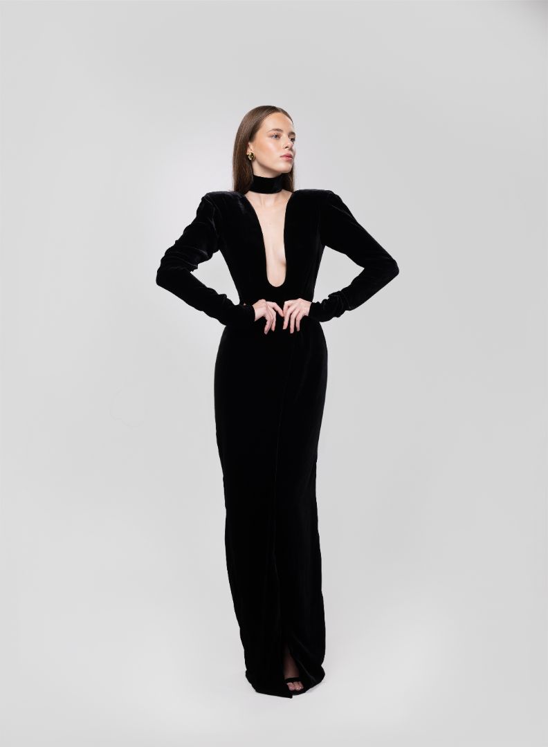BLACK VELVET PLUNGING GOWN